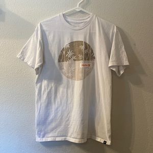 Hurley short sleeve graphic tee size medium